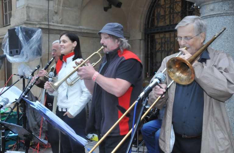 Liberecký dixieland Old Stars se představí  v Křižanech s novou zpěvačkou